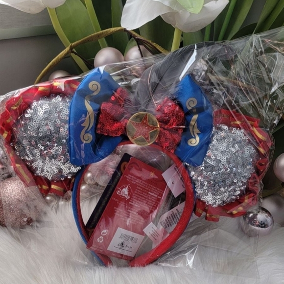 Minnie Mouse The Main Attraction Dumbo the Flying Elephant Ears Headband NEW - Picture 2 of 6